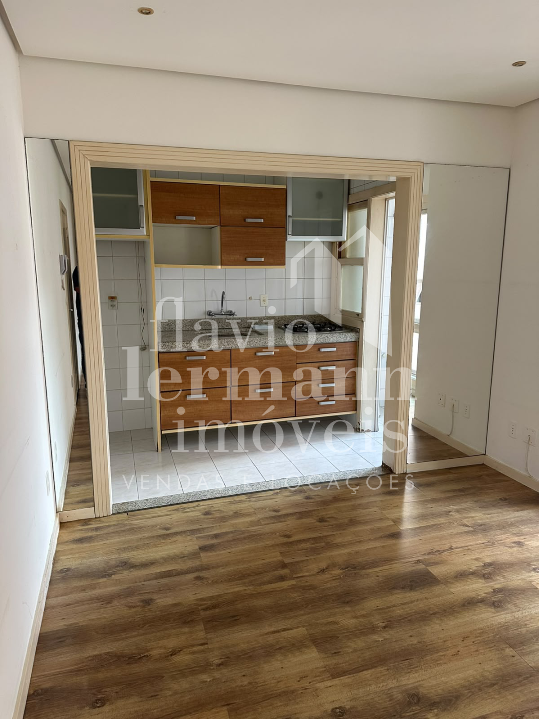 Foto 6: Apartamento de 1 dormitório com garagem + elevador em excelente estado no bairro Santana, Porto Alegre