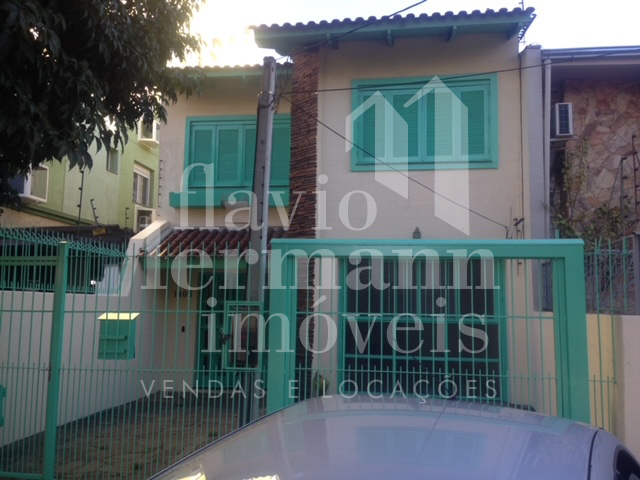 Casa de 2 andares, 3 dormitórios e piscina no bairro Rio Branco no bairro Rio Branco, Porto Alegre
