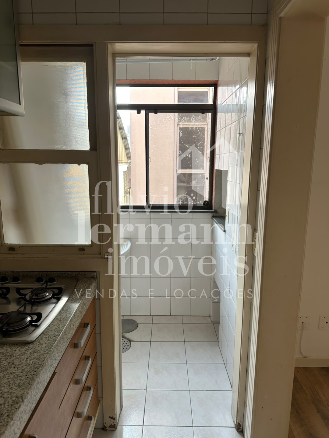 Foto 2: Apartamento de 1 dormitório com garagem + elevador em excelente estado no bairro Santana, Porto Alegre